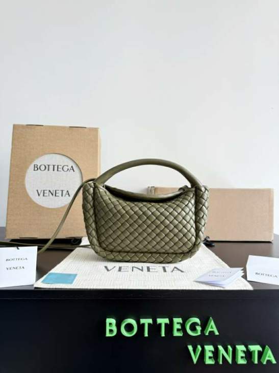 Picture of Bottega Veneta Handbags _SKUfw202999649fw